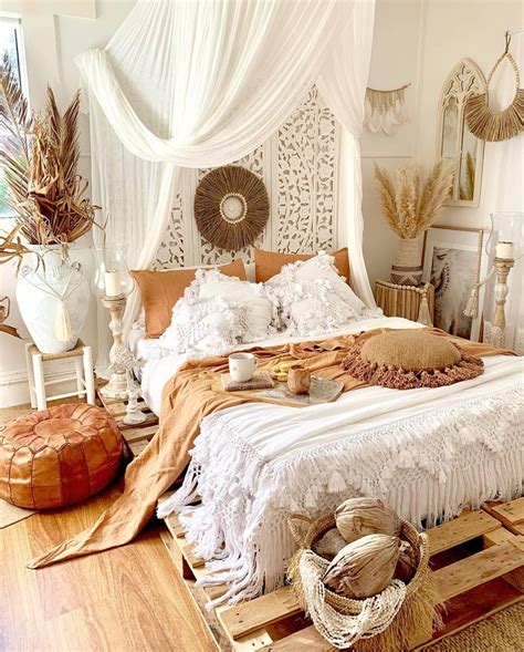 Bohemian Style Ideas For Bedroom Decor #bohemianbedrooms Bohemian Style Ideas For Bedroom Decor ...