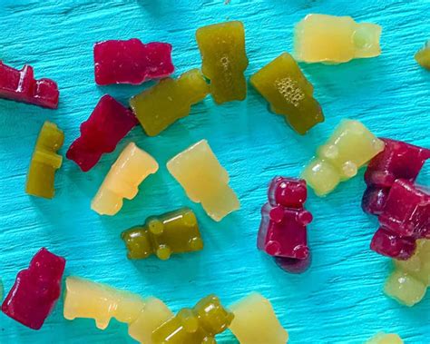 Vegan Gummy Bears Recipe - Gummy Bears Without Gelatin - The Edgy Veg