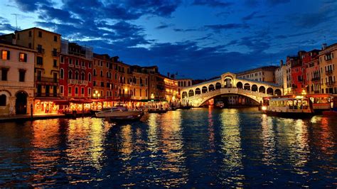 The Beauty of The Grand Canal in Venice, Italy - Traveldigg.com