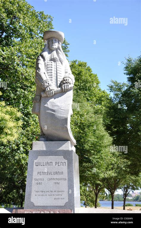 Statue of William Penn in Penn Treaty Park, Philadelphia, Pennsylvania, USA Stock Photo - Alamy