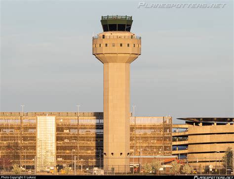 Manchester Boston Regional Airport Tower Photo by Lukasz | ID 1276094 | Planespotters.net