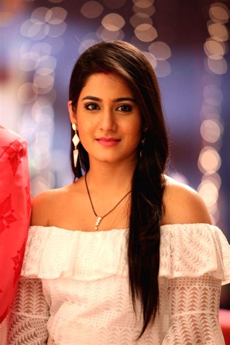 Free Photos: Aditi Rathore in new avatar in 'Naamkarann