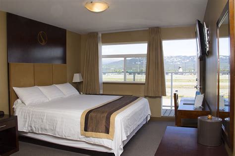 magnificent-king-whitehorse-hotel-room-with-private-balcony | SKKY Hotel