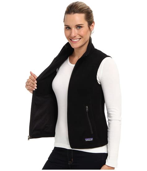 Patagonia Simple Synchilla® Fleece Vest in Black | Lyst