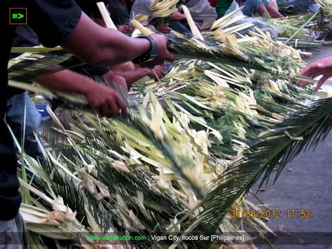 🇵🇭 VIGAN • Palaspas-Weaving, Waving: a Philippine Holy Week Culture - EDMARATION #TownExplorer