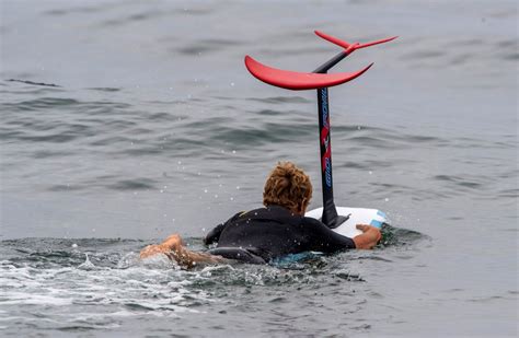 Foil surfing 101: What is it? How hard is it? Is it safe? – Orange ...