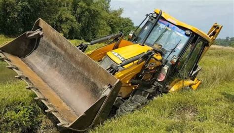 Types of JCB Attachments – Features & Benefits