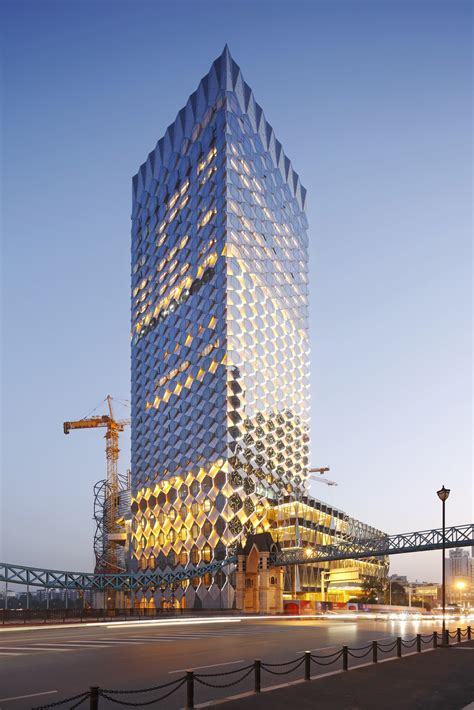 Wanda Reign Hotel facade in Wuhan | Make Architects | Archello