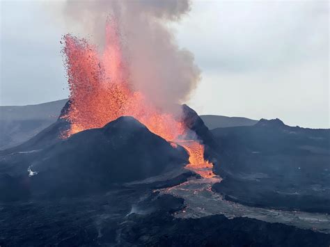 Amazingly Beautiful — [OC] Fagradalsfjall eruption, Iceland, May 2021,...