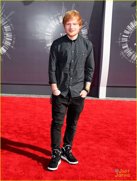 Full Sized Photo of ed sheeran red carpet mtv vmas 03 | Ed Sheeran Brings His Dark Side to the ...