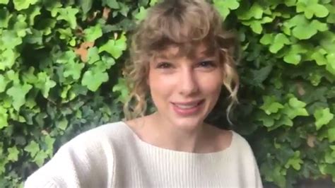 Taylor Swift is back and her natural curls are causing a sensation - TODAY.com