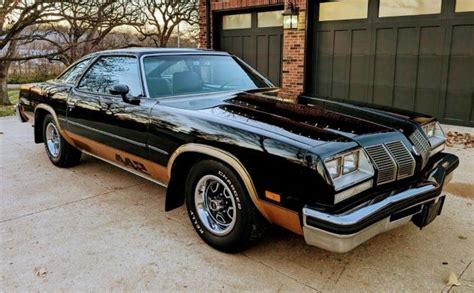 One Family Owned: 1977 Oldsmobile Cutlass 442 | Barn Finds