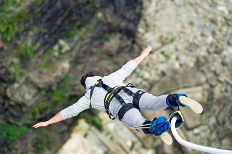 Study shows what happens in the brain when you bungee jump -- and what this means for free will