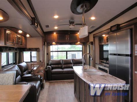 Keystone Montana and Montana High Country Fifth Wheels: Which One Is ...