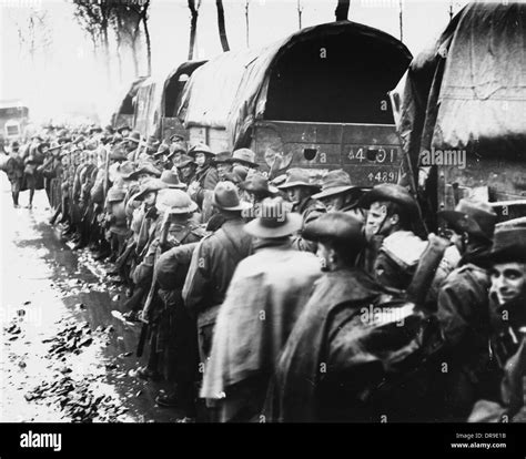 Australian soldier great war ww1 hi-res stock photography and images ...