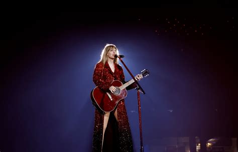 Here's Everything Taylor Swift Wore and Sang During the Eras Tour Opening Night | Glamour