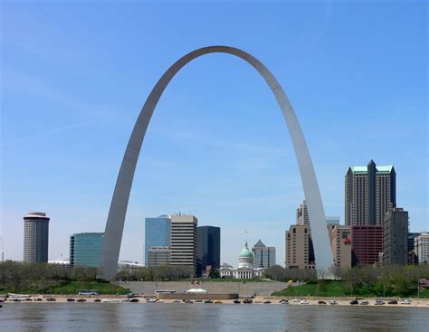 File:St Louis Gateway Arch.jpg