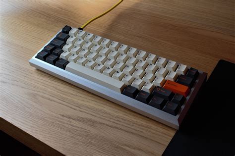 Silver 60% mechanical keyboard : MechanicalKeyboards