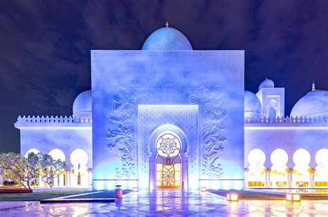 Amazing Sheikh Zayed Grand Mosque at Night in Abu Dhabi, UAE Stock Image - Image of religious ...