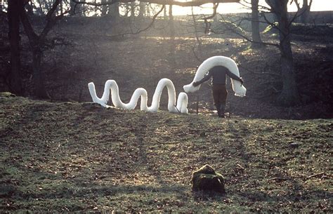 Andy Goldsworthy - making of snow sculpture | Andy goldsworthy art, Andy goldsworthy ...