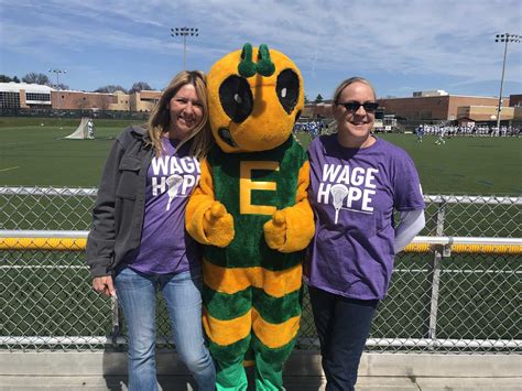 Student advocates for new hornet mascot – The Stinger