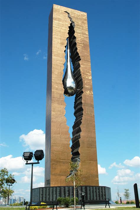 The new 9/11 memorial - Rememebering 9.11 Photo (25301142) - Fanpop