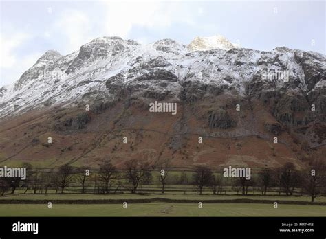 Langdale peaks hi-res stock photography and images - Alamy