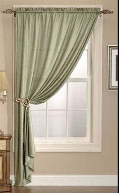 20+30+ Small Window Curtain Ideas – HOMYRACKS