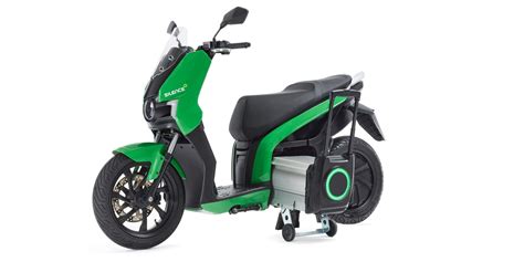 Silence's 100 km/h electric scooters with removable wheeled batteries ...