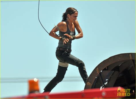 Alicia Vikander as Lara Croft in 'Tomb Raider' - First Look Photos ...