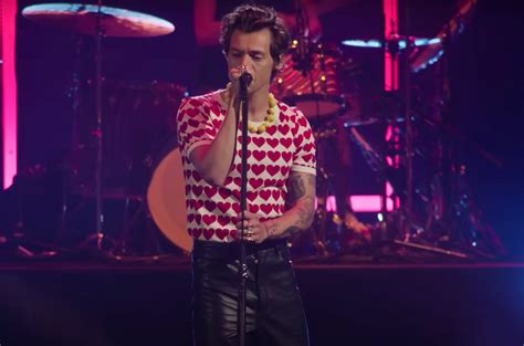 Harry Styles’ ‘Late Night Talking’ from One Night Only Show: Watch – Billboard