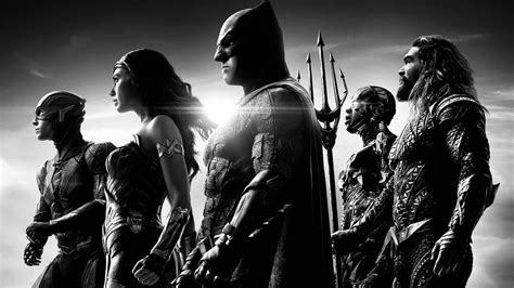 Justice League: Zack Snyder Unveils Black and White Trailer With New ...