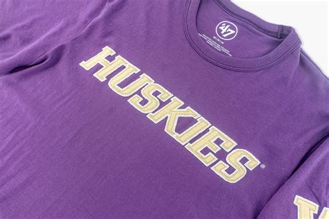 Washington Huskies Fieldhouse Embroidered Purple T-Shirt – Simply Seattle