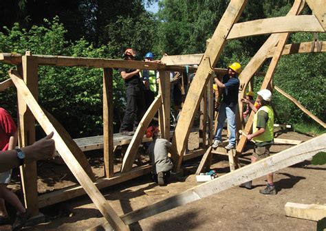 Cruck construction: an uncouth and rudimentary building technique? | The Past