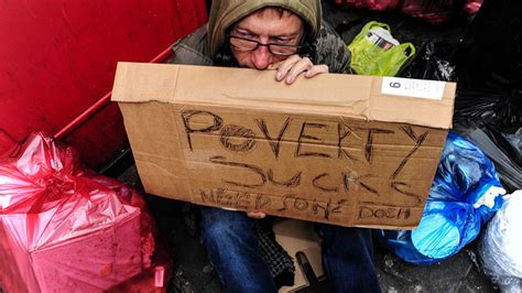 130,000 homeless children, empty food banks predicted this Christmas — RT UK News