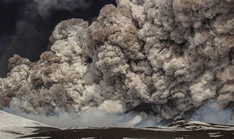 Yellowstone volcano: USGS’s decade-long warning over 'enormous effects' revealed | Science ...