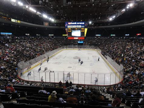 Thadd+Friends: Cyclones hockey game #5!