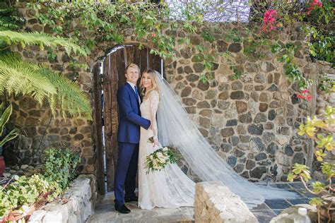 Your dream garden wedding at the Stone Manor Malibu - sergeygreen.com