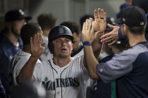 Seattle Mariners: What exactly is Jerry Dipoto doing?