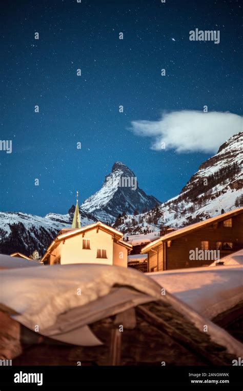 Matterhorn and the starry sky at night Stock Photo - Alamy