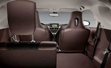 Toyota iQ interior – Form Trends