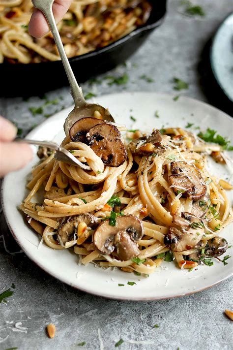 Creamy Garlic Mushroom Pasta - The Last Food Blog