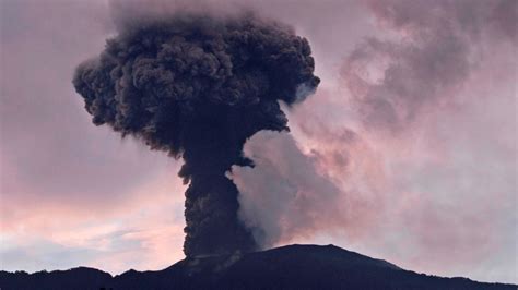 Indonesia’s Marapi volcano erupts for second time in just over a month | CNN