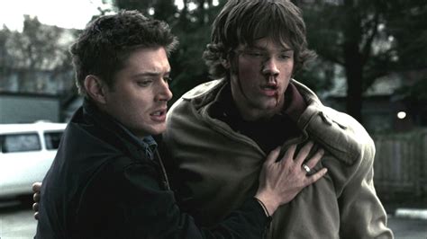 Dean helping Sam - Supernatural Brotherly Moments Photo (36718876) - Fanpop