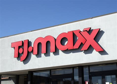 TJ Maxx, Marshalls y HomeGoods esperan reabrir todas sus tiendas para finales de junio - La Opinión