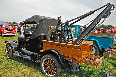 Vintage Tow Truck | Tow truck, Trucks, Ford trucks