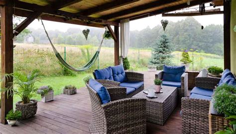 How To Create A Relaxing Backyard Experience With Garden Bistro Sets ...