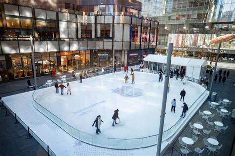 12 EPIC Ice Skating Rinks in New York City (For All Ages to Enjoy)