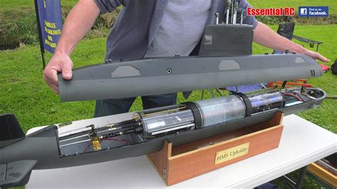 HOW DO RADIO CONTROLLED (RC) SUBMARINES WORK ? - YouTube