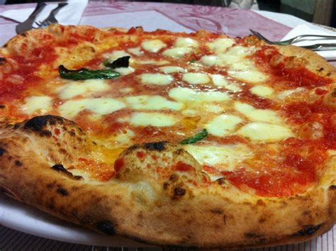 The Best Pizza in Naples, Italy|The Best Pizza in Naples, Italy